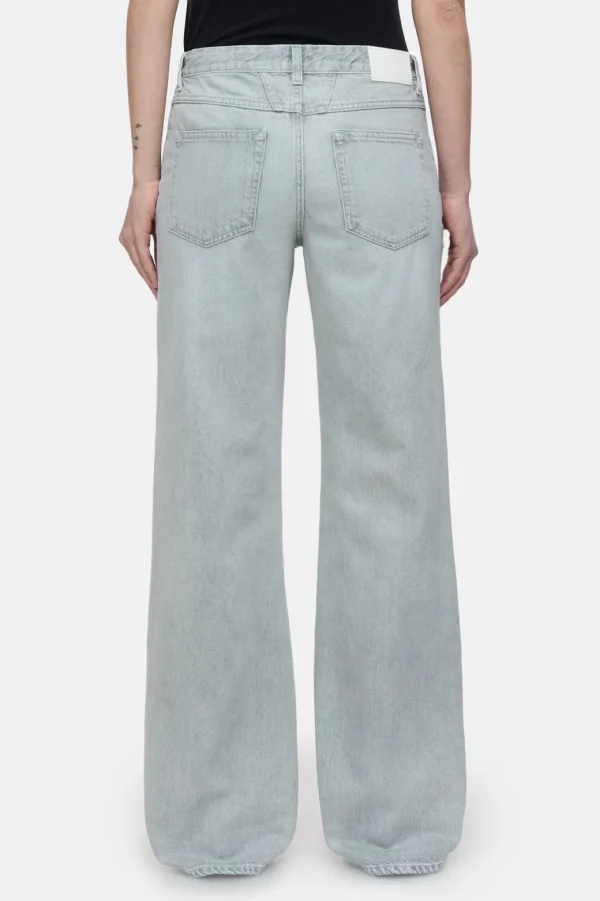 Closed Gillan Light Grey