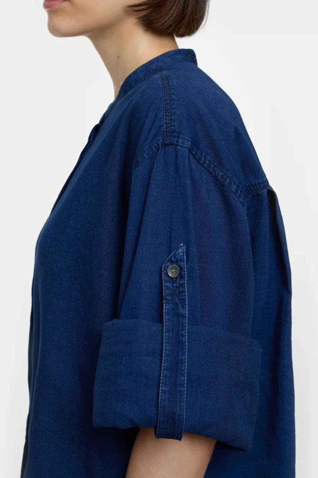 closed_turn_up_shirt_ndig_1.webp CLOSED TURN UP SHIRT NDIGO DARK BLUE