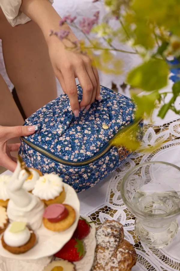 Fan Palm Beauty Bag Blue Blossom