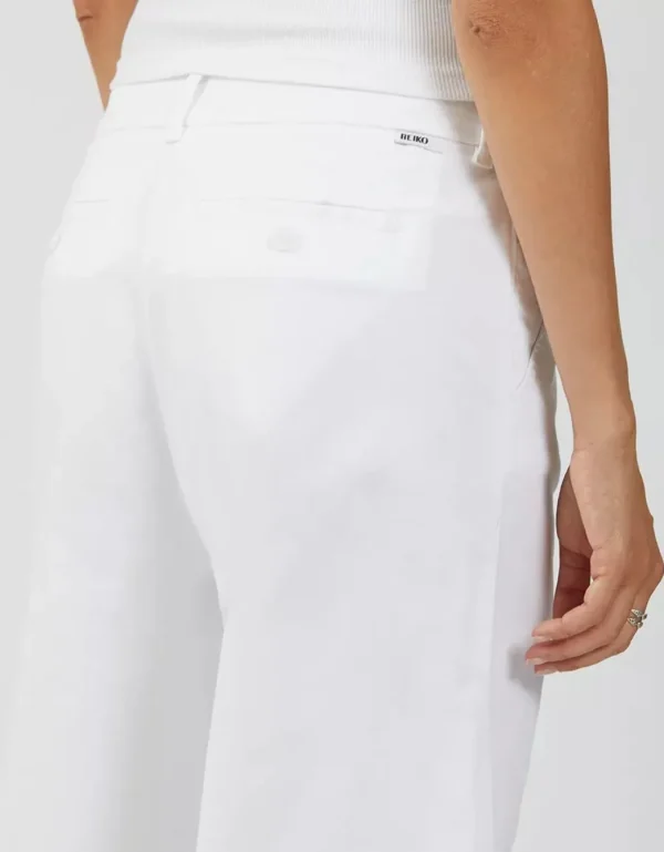 Reiko Chino Lio White